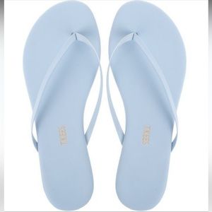 Tkees Slippers- Size 8- Blue